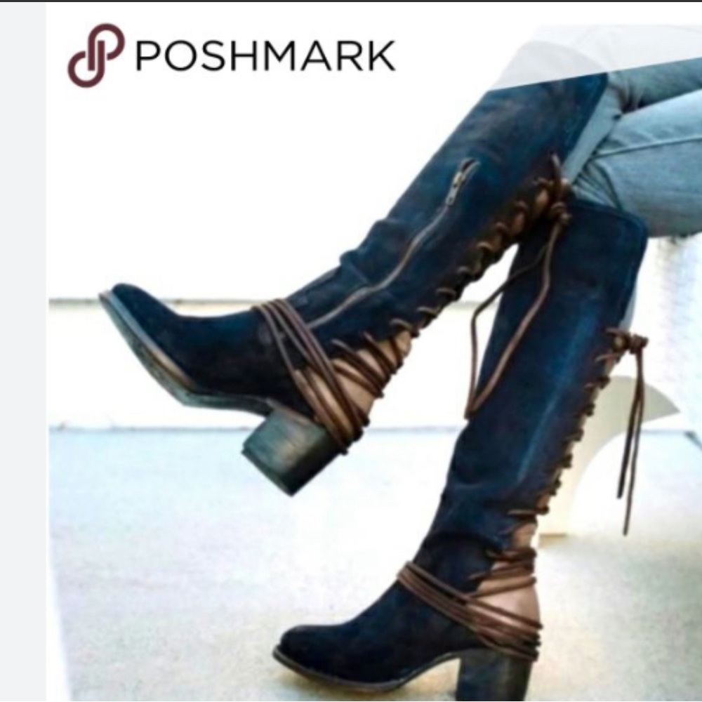 Freebird Navy leather Coal Boots size 8  *no longer sold in stores*